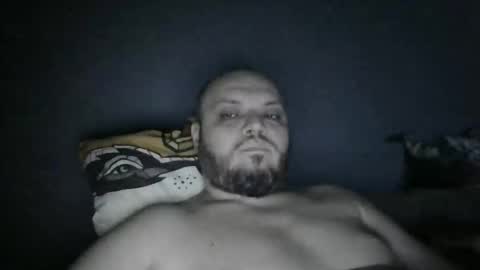 Snapshot of glusgan chatting on 09-14-25, 08:30 Your boy online show from 09-14-25, 08:30