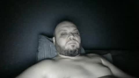 Snapshot of glusgan chatting on 09-17-25, 02:35 Your boy online show from 09-17-25, 02:35