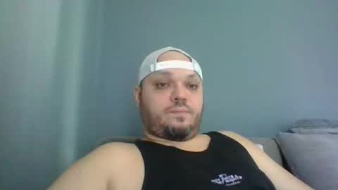 Snapshot of glusgan chatting on 09-28-25, 08:20 Your boy online show from 09-28-25, 08:20