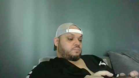 Snapshot of glusgan chatting on 10-09-25, 10:02 Your boy online show from 10-09-25, 10:02