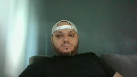 Snapshot of glusgan chatting on 10-17-25, 08:39 Your boy online show from 10-17-25, 08:39