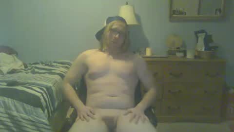 Snapshot of gnger31foru chatting on 12-08-24, 01:46 Steven Meadow online show from 12-08-24, 01:46
