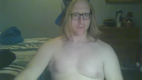 Snapshot of gnger31foru chatting on 12-20-24, 01:47 Steven Meadow online show from 12-20-24, 01:47