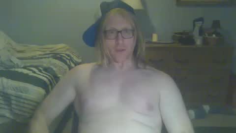 Snapshot of gnger31foru chatting on 12-21-24, 02:09 Steven Meadow online show from 12-21-24, 02:09