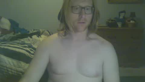 Snapshot of gnger31foru chatting on 12-26-24, 12:38 Steven Meadow online show from 12-26-24, 12:38