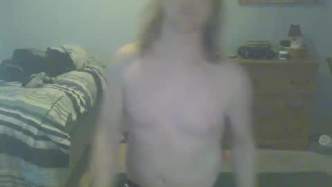 Snapshot of gnger31foru chatting on 01-22-25, 03:51 Steven Meadow online show from 01-22-25, 03:51