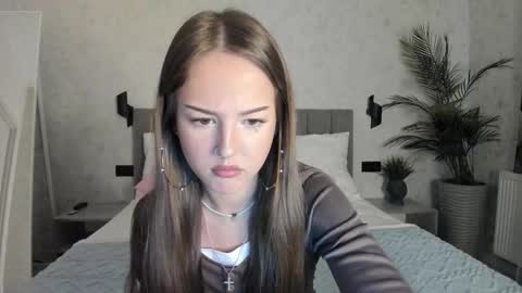 Lina online show from 10-11-25, 01:27