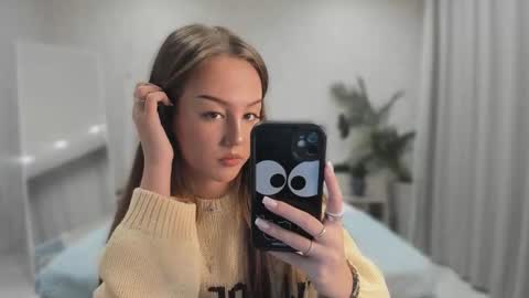 Lina online show from 10-27-25, 08:29