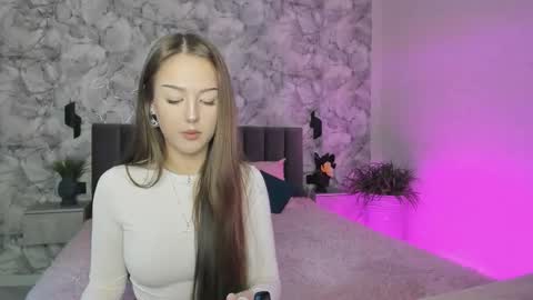 Lina online show from 11-09-25, 02:21