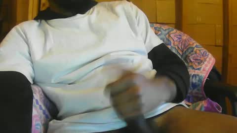 Snapshot of goatchocolate chatting on 02-21-25, 11:32 goatchocolate online show from 02-21-25, 11:32