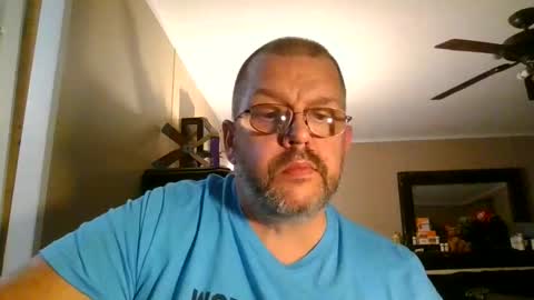 Snapshot of gobey33 chatting on 09-10-25, 12:10 IDKIDCIDGAF online show from 09-10-25, 12:10