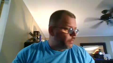 Snapshot of gobey33 chatting on 09-23-25, 04:21 IDKIDCIDGAF online show from 09-23-25, 04:21