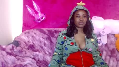 Snapshot of goddess_aaliyah chatting on 12-25-24, 06:20 goddess_aaliyah online show from 12-25-24, 06:20