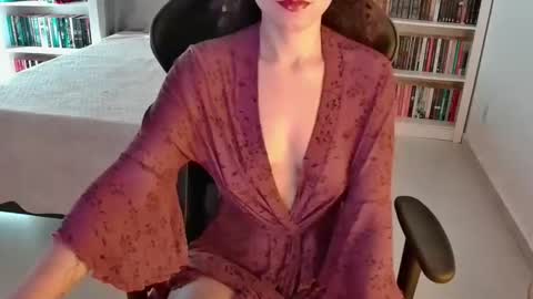Snapshot of goddess_artemis_ chatting on 10-09-25, 10:19 Fauna online show from 10-09-25, 10:19