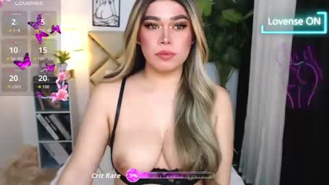 Snapshot of goddess_lykafox chatting on 07-17-26, 11:09 Lyka Fox online show from 07-17-26, 11:09
