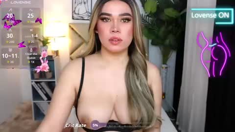 Snapshot of goddess_lykafox chatting on 08-01-26, 01:38 Lyka Fox online show from 08-01-26, 01:38