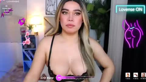 Snapshot of goddess_lykafox chatting on 08-02-26, 01:04 Lyka Fox online show from 08-02-26, 01:04