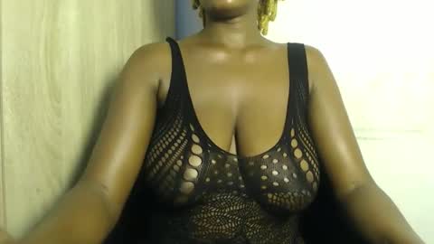 Snapshot of goddess_mellissa chatting on 05-09-26, 08:19 mellissa online show from 05-09-26, 08:19