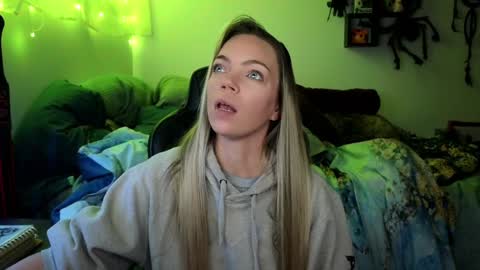 Snapshot of goddess_of_mars chatting on 01-02-25, 12:46 Patricia Mars Goddess of Mars twitter thegoddessmindy online show from 01-02-25, 12:46