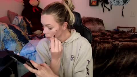 Snapshot of goddess_of_mars chatting on 01-28-25, 02:53 Patricia Mars Goddess of Mars twitter thegoddessmindy online show from 01-28-25, 02:53