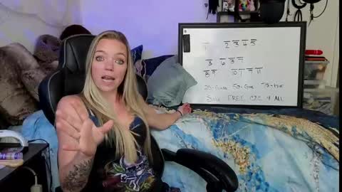 Snapshot of goddess_of_mars chatting on 09-09-25, 04:06 Patricia Mars Goddess of Mars twitter thegoddessmindy online show from 09-09-25, 04:06