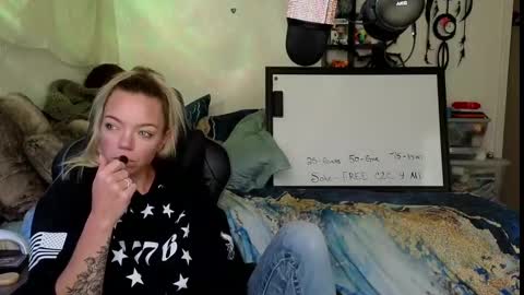 Snapshot of goddess_of_mars chatting on 09-11-25, 03:23 Patricia Mars Goddess of Mars twitter thegoddessmindy online show from 09-11-25, 03:23