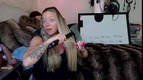 Snapshot of goddess_of_mars chatting on 09-16-25, 03:13 Patricia Mars Goddess of Mars twitter thegoddessmindy online show from 09-16-25, 03:13