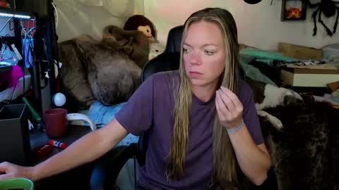 Snapshot of goddess_of_mars chatting on 10-07-25, 03:31 Patricia Mars Goddess of Mars twitter thegoddessmindy online show from 10-07-25, 03:31