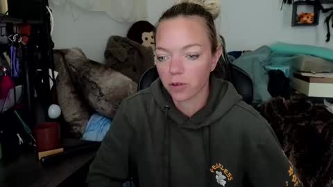 Snapshot of goddess_of_mars chatting on 10-09-25, 04:16 Patricia Mars Goddess of Mars twitter thegoddessmindy online show from 10-09-25, 04:16