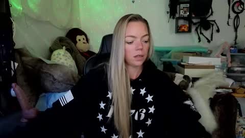 Snapshot of goddess_of_mars chatting on 10-22-25, 02:28 Patricia Mars Goddess of Mars twitter thegoddessmindy online show from 10-22-25, 02:28