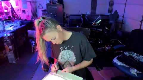 Snapshot of goddess_of_mars chatting on 10-23-25, 02:38 Patricia Mars Goddess of Mars twitter thegoddessmindy online show from 10-23-25, 02:38