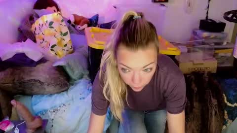 Snapshot of goddess_of_mars chatting on 10-28-25, 02:31 Patricia Mars Goddess of Mars twitter thegoddessmindy online show from 10-28-25, 02:31