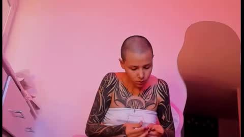 Snapshot of goddess_vee_ chatting on 10-26-25, 03:23 vee online show from 10-26-25, 03:23