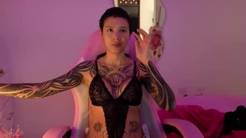 Snapshot of goddess_vee_ chatting on 01-10-26, 03:03 vee online show from 01-10-26, 03:03