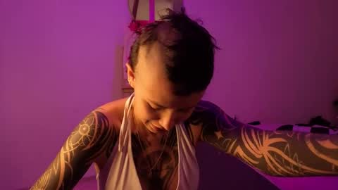 Snapshot of goddess_vee_ chatting on 02-04-26, 09:09 vee online show from 02-04-26, 09:09