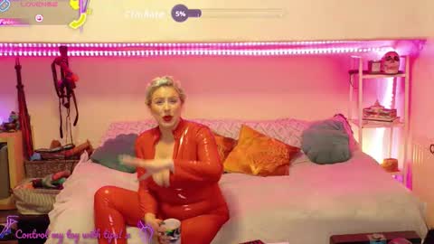 Snapshot of goddessalimony chatting on 10-24-25, 02:08 Goddess Alimony online show from 10-24-25, 02:08