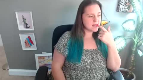 Snapshot of goddessamelia92 chatting on 07-21-26, 05:15 Goddess Amelia online show from 07-21-26, 05:15