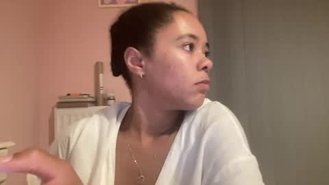 Snapshot of goddesselxo chatting on 06-02-26, 10:12 Goddess L online show from 06-02-26, 10:12