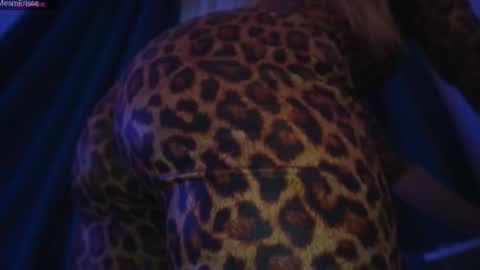 Snapshot of goddesseriss chatting on 10-01-25, 05:13 MesmErisse online show from 10-01-25, 05:13
