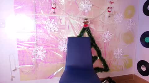Julieta online show from 12-21-25, 08:16