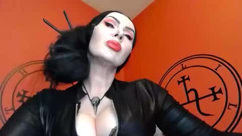 Snapshot of goddessmidnight chatting on 01-06-26, 06:22 GODDESS MIDNIGHT online show from 01-06-26, 06:22