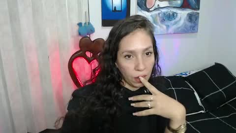 Snapshot of goddessnahi chatting on 05-28-26, 03:04 Naih Reyes online show from 05-28-26, 03:04