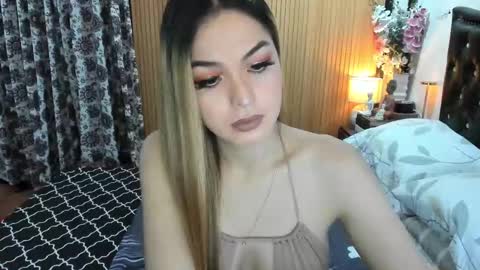 Snapshot of goddessofangel chatting on 03-08-25, 05:49 angel online show from 03-08-25, 05:49