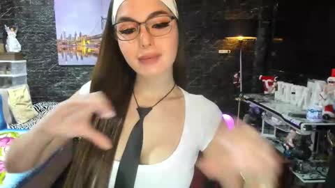 Snapshot of goddessofangel chatting on 09-30-25, 03:22 angel online show from 09-30-25, 03:22