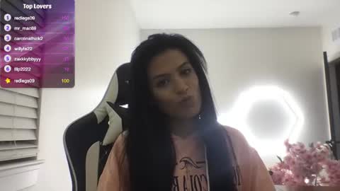 Snapshot of goddessreyna chatting on 06-24-26, 02:32 Goddess Reyna online show from 06-24-26, 02:32