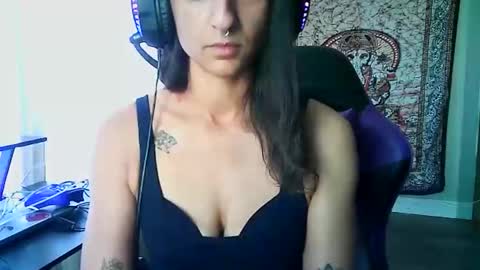 Snapshot of goddessvikkii chatting on 02-23-26, 06:38 goddessvikkii online show from 02-23-26, 06:38
