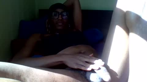 Snapshot of goddexx_kii chatting on 10-05-25, 06:50 goddexx_kii online show from 10-05-25, 06:50