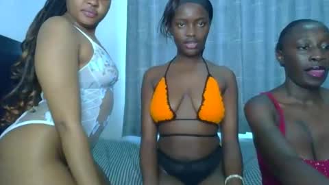 Snapshot of godess_lunah chatting on 06-10-26, 06:34 godess_lunah online show from 06-10-26, 06:34