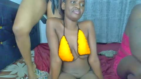Snapshot of godess_lunah chatting on 06-19-26, 09:29 godess_lunah online show from 06-19-26, 09:29
