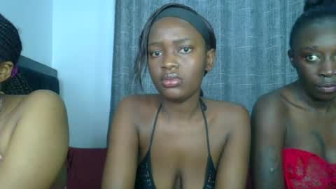 Snapshot of godess_lunah chatting on 06-22-26, 05:15 godess_lunah online show from 06-22-26, 05:15